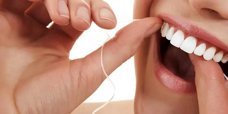 Apa-itu-Flossing-Gigi-dan-Cara-Melakukannya-dengan-Benar-Guide