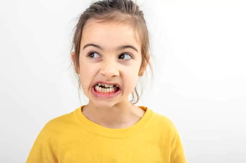 How-to-Fix-Spaced-Teeth-2026-wallpaper