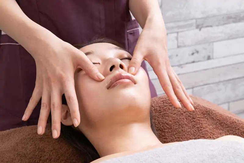 Manfaat-Medis-Facial-Detox-Whitening-untuk-Wajah-Sehat-dan-Berseri-wallpaper