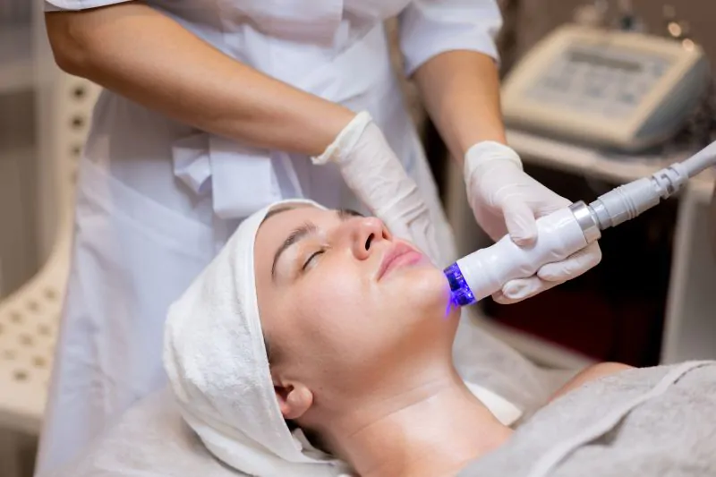 Apa itu Facial PDT dan Manfaatnya untuk Kulit Wajah